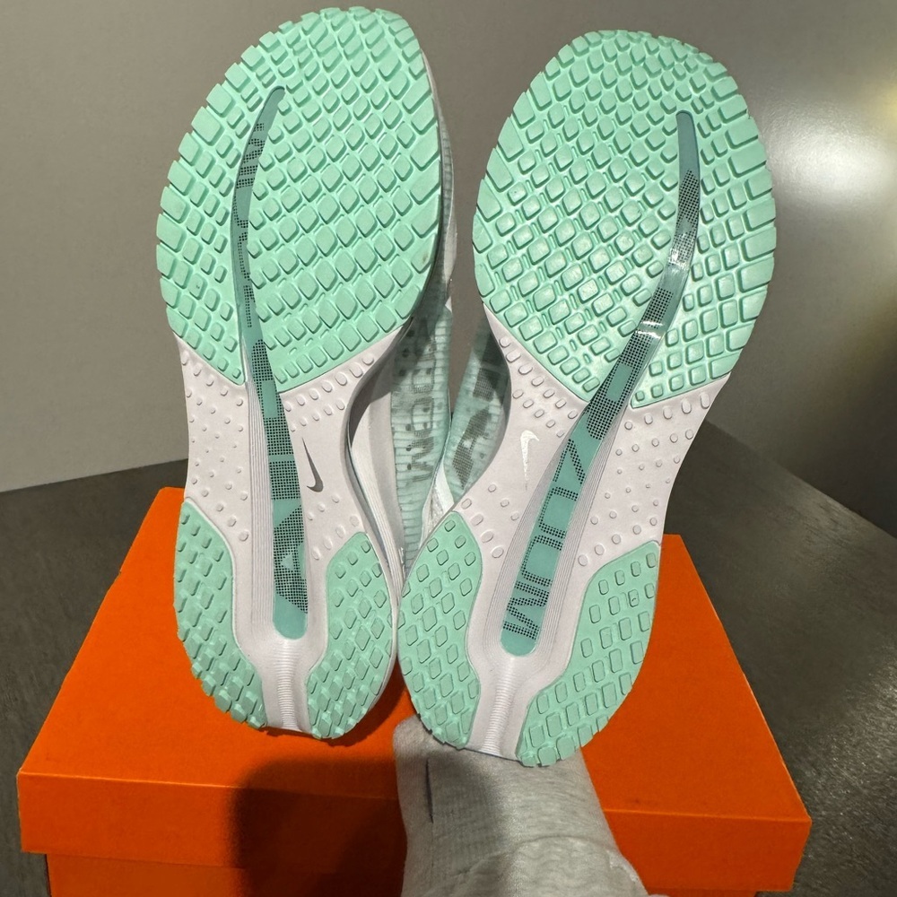 Nike Women’s Pegasus Premium - Picture 4 of 5